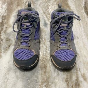 Kids hiking boots